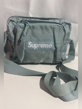 SUPREME CROSSBODY BAG in Sage Green
